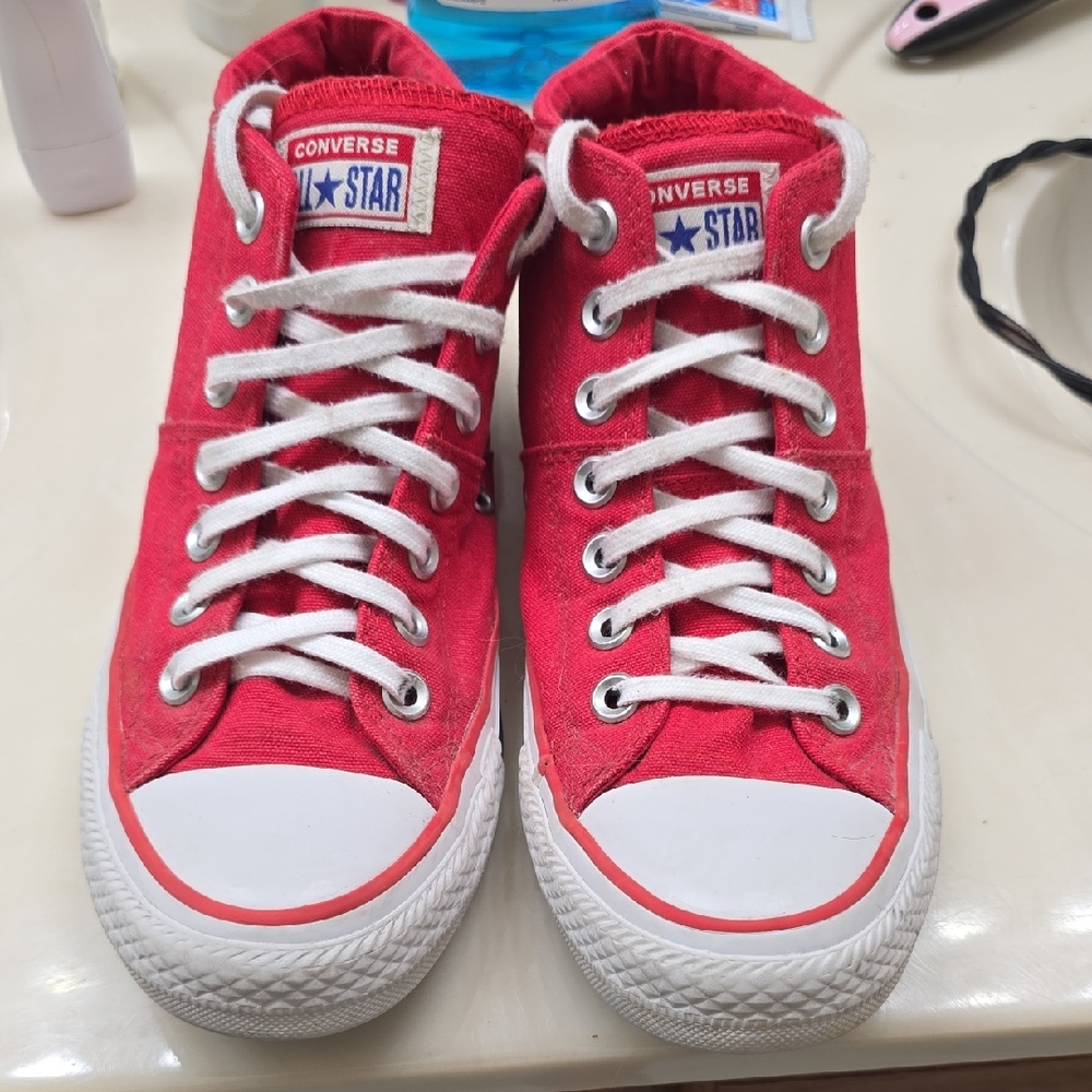 Converse Red Canvas Sneakers 8.5 Chuck Taylor